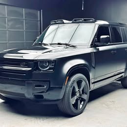 2022 Land Rover defender 110 v8 bond edition