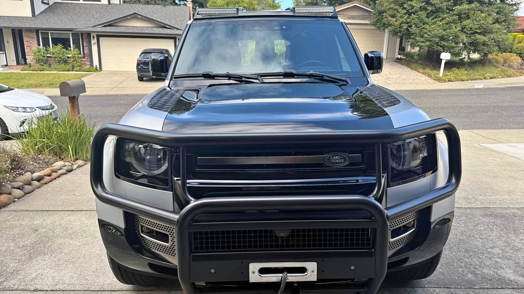 2023 Land Rover Defender 110 X (2023.5) Sport Utility 4D