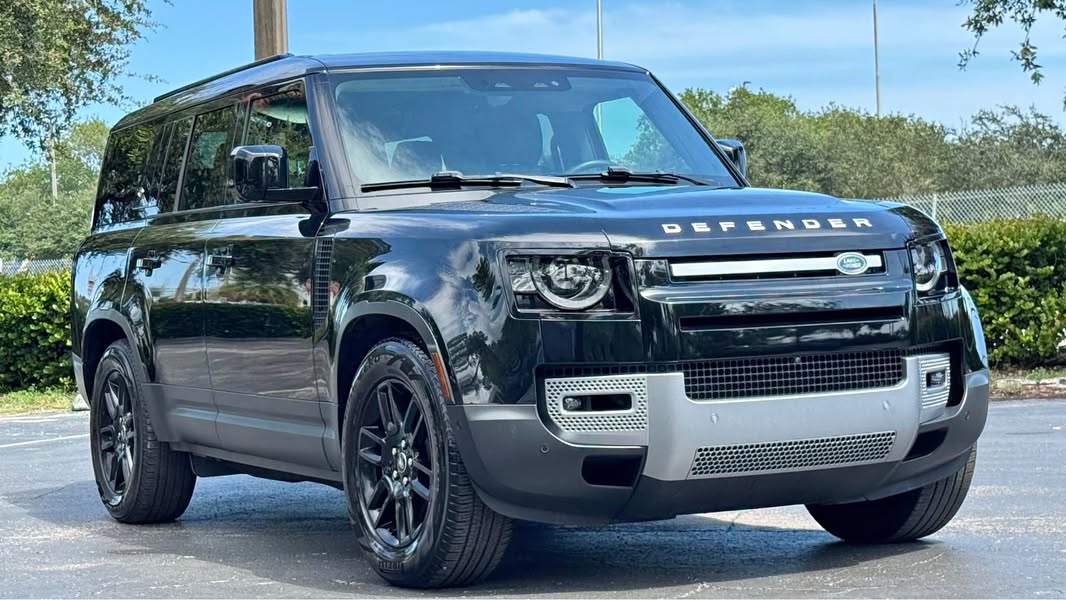 2024 Land Rover Defender 130 P300S