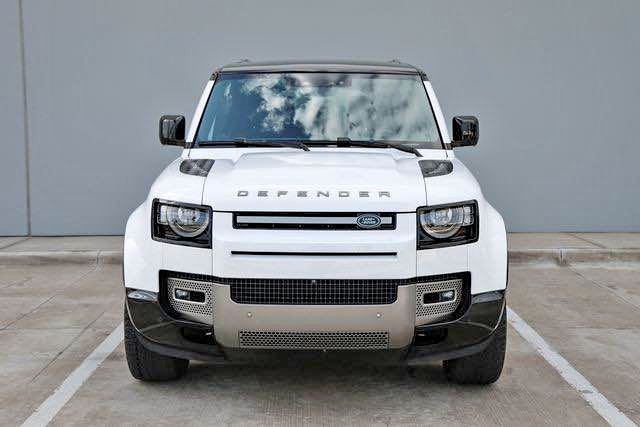 2024 Land Rover Defender 130 - X-Dynamic SE Sport Utility 4D