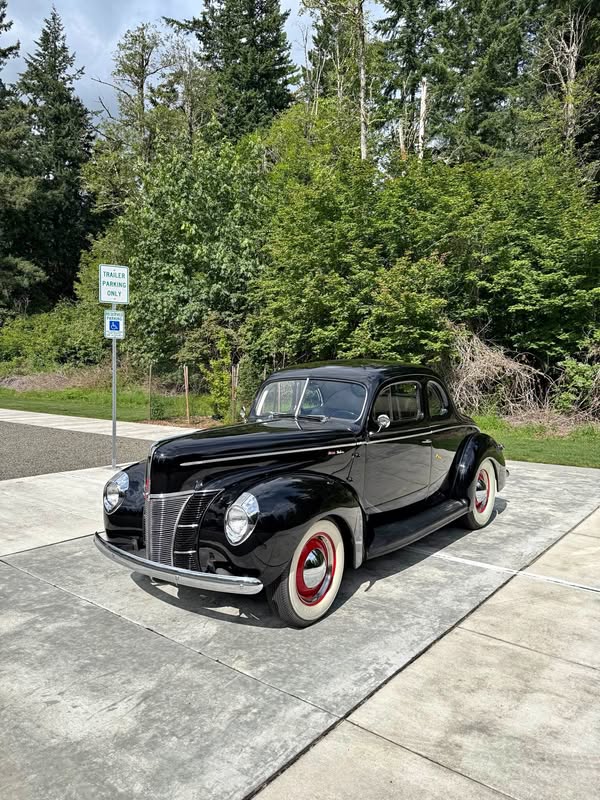 1940 Ford deluxe coupe