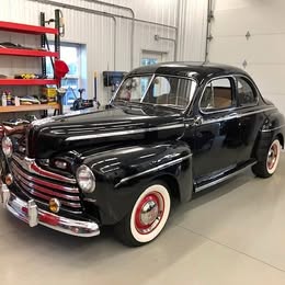 1946 Ford deluxe coupe