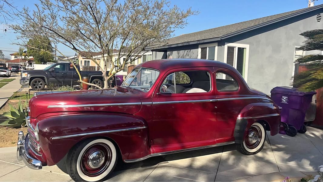 1948 Ford super deluxe coup