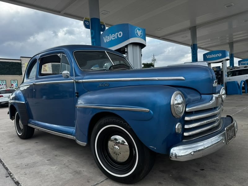 1947 Ford Super Deluxe
