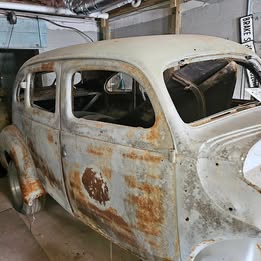 1940 Ford hardtop deluxe - 4-Door