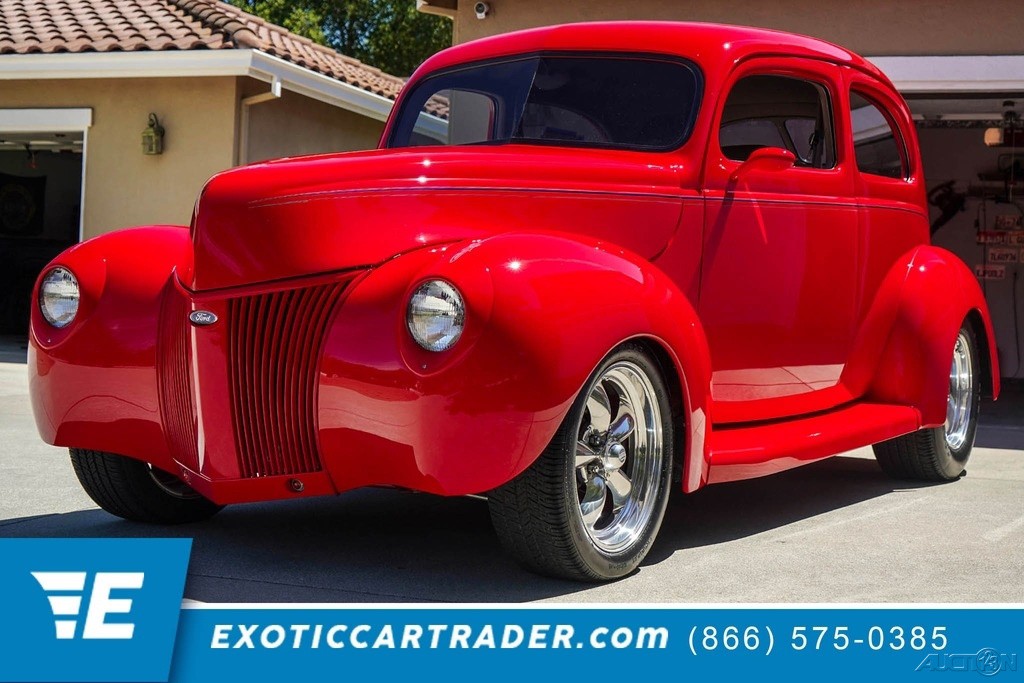 1940 Ford Deluxe Tudor Sedan Hot Rod