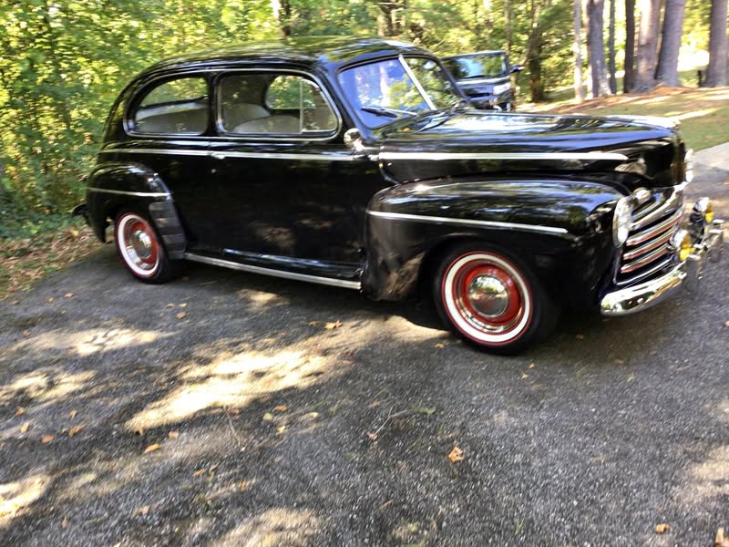 1946 Ford Super Deluxe - Two door sedan