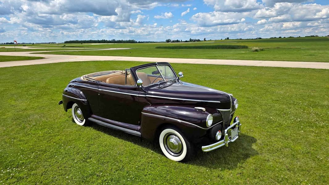 1941 Ford Super Deluxe Convertible