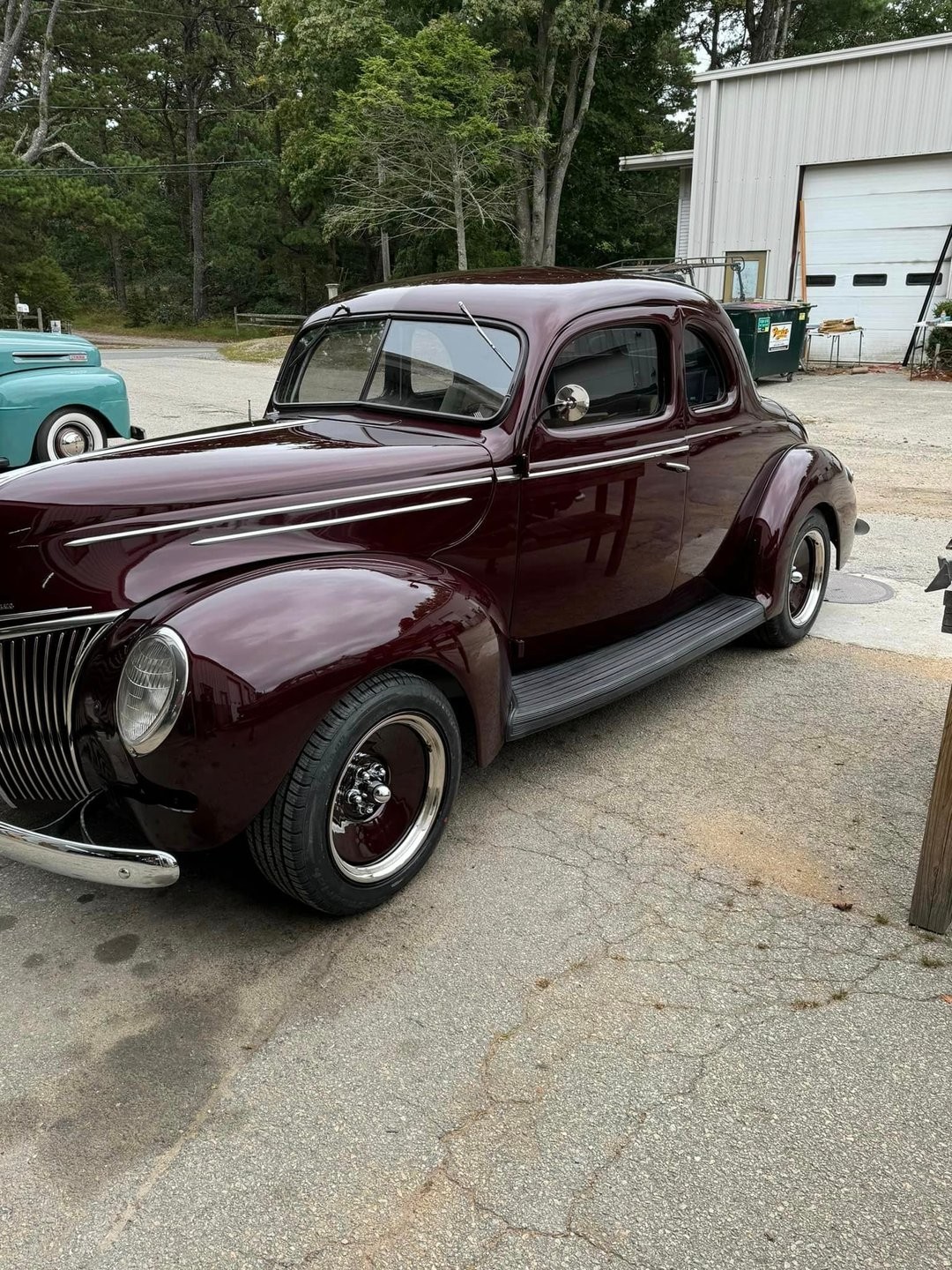 1939 Ford Deluxe All-Steel Custom Body, Dakota Digital...