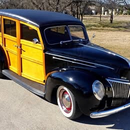 1939 Ford Deluxe Woodie Station Wagon