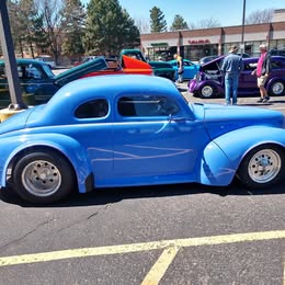 1946 Ford deluxe coupe