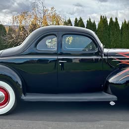1939 Ford deluxe coupe