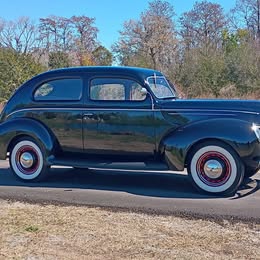 1939 Ford deluxe