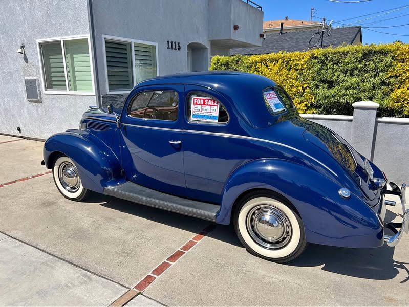 1938 Ford coupe 5 window deluxe