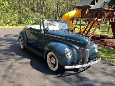 1940 Ford deluxe - Convertible