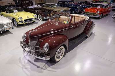 1940 Ford DeLuxe Convertible Coupe