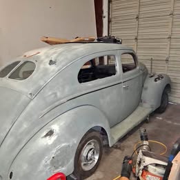 1939 Ford Deluxe Tudor Sedan