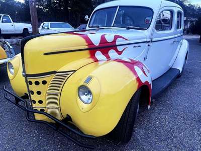 1940 Ford Deluxe