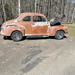 1948 Ford deluxe