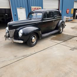 1940 Ford convertible - Deluxe