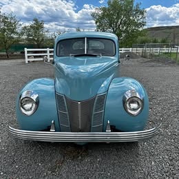 1940 Ford deluxe