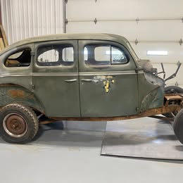 1940 Ford Deluxe