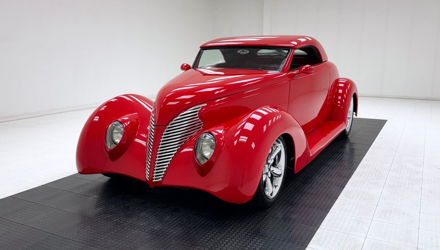 1939 Ford 85 Deluxe Roadster