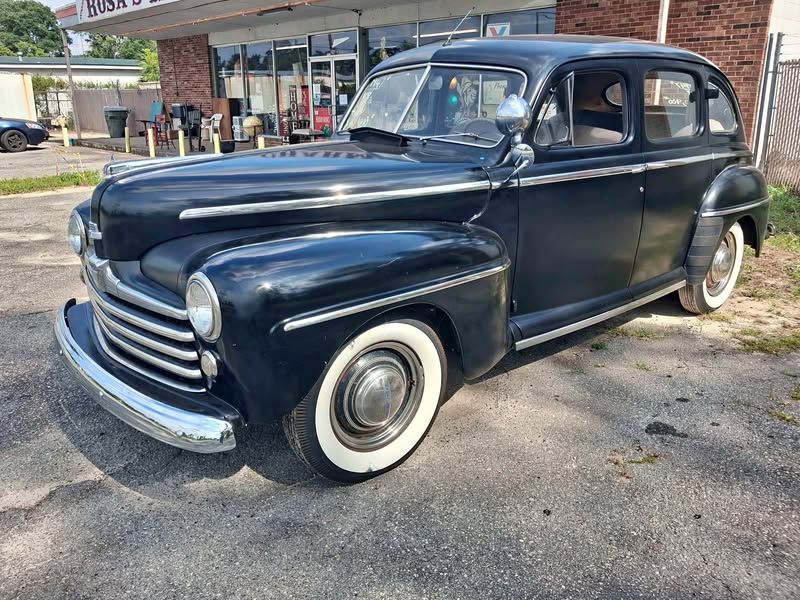 1947 Ford super deluxe - 4 door