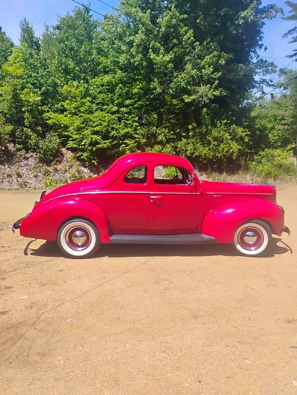 1940 Ford 2door - Deluxe