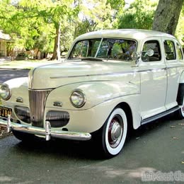 1941 Ford Sedan Fordoor Deluxe