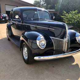1940 Ford deluxe 2 door sedan - RestoMod
