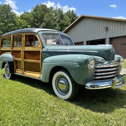 1946 Ford Super Deluxe Woody Wagon