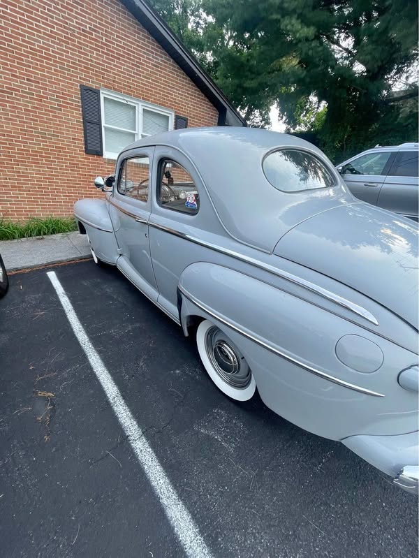 1948 Ford super deluxe