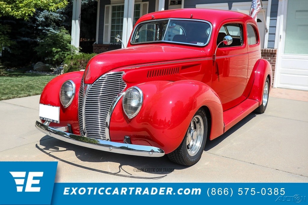 1939 Ford Deluxe Tudor Sedan Street Rod
