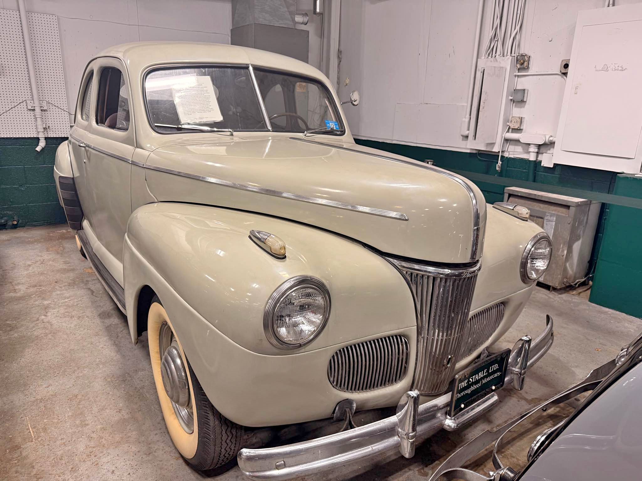 1941 Ford Deluxe - Business coupe