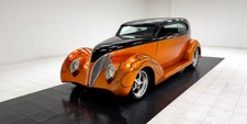 1939 Ford Deluxe Tudor Sedan