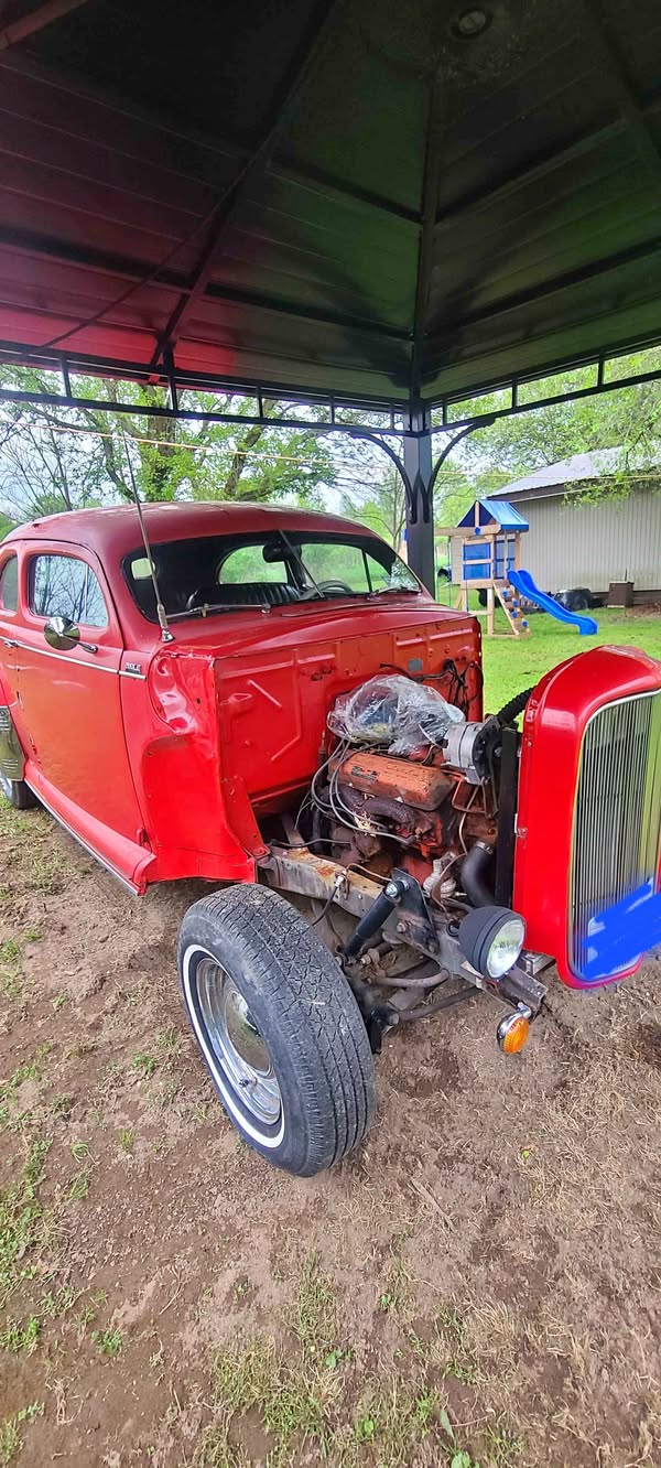 1947 Ford deluxe