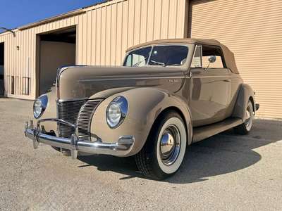 1940 Ford deluxe