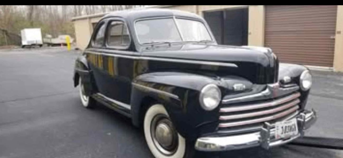 1946 Ford deluxe