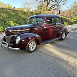 1940 Ford 2 door sedan deluxe