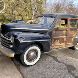 1947 Ford Super Deluxe \