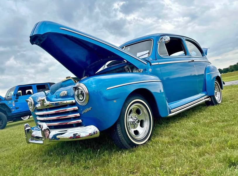1946 Ford super deluxe