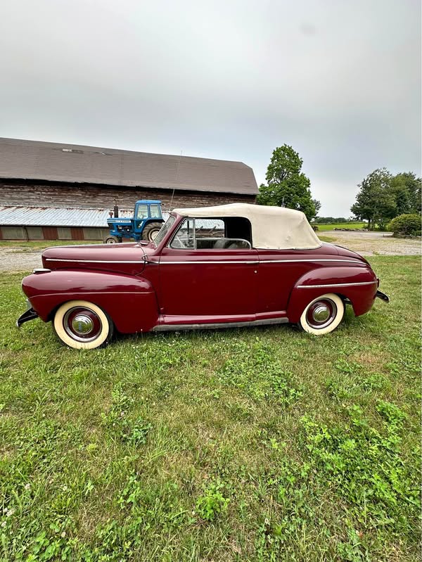 1941 Ford Deluxe V8