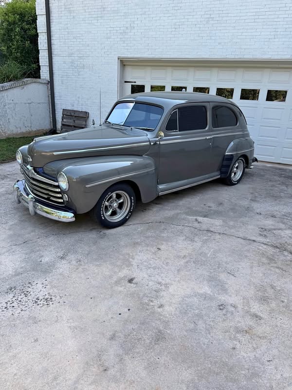 1947 Ford Super Deluxe