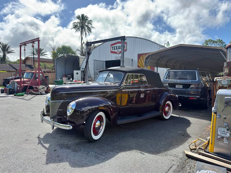 1940 Ford Deluxe Convertible