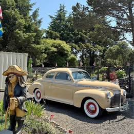 1941 Ford deluxe
