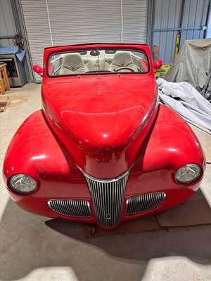 1941 Ford deluxe - Leather