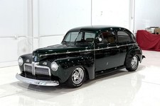 1942 Ford Super Deluxe Tudor