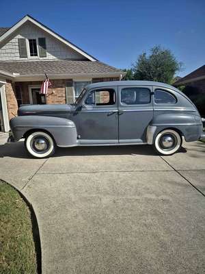 1947 Ford Super Deluxe Fordor Sedan