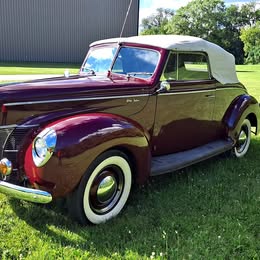1940 Ford Deluxe 2DR Convertible